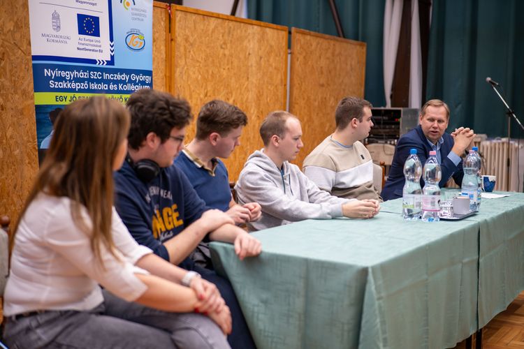 Nyitott tanműhely informatika