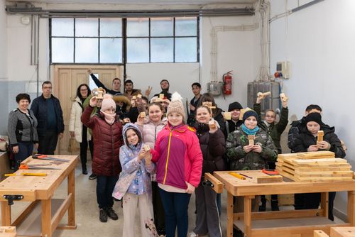 Fűrészpor, kalapács és rengeteg mosoly!